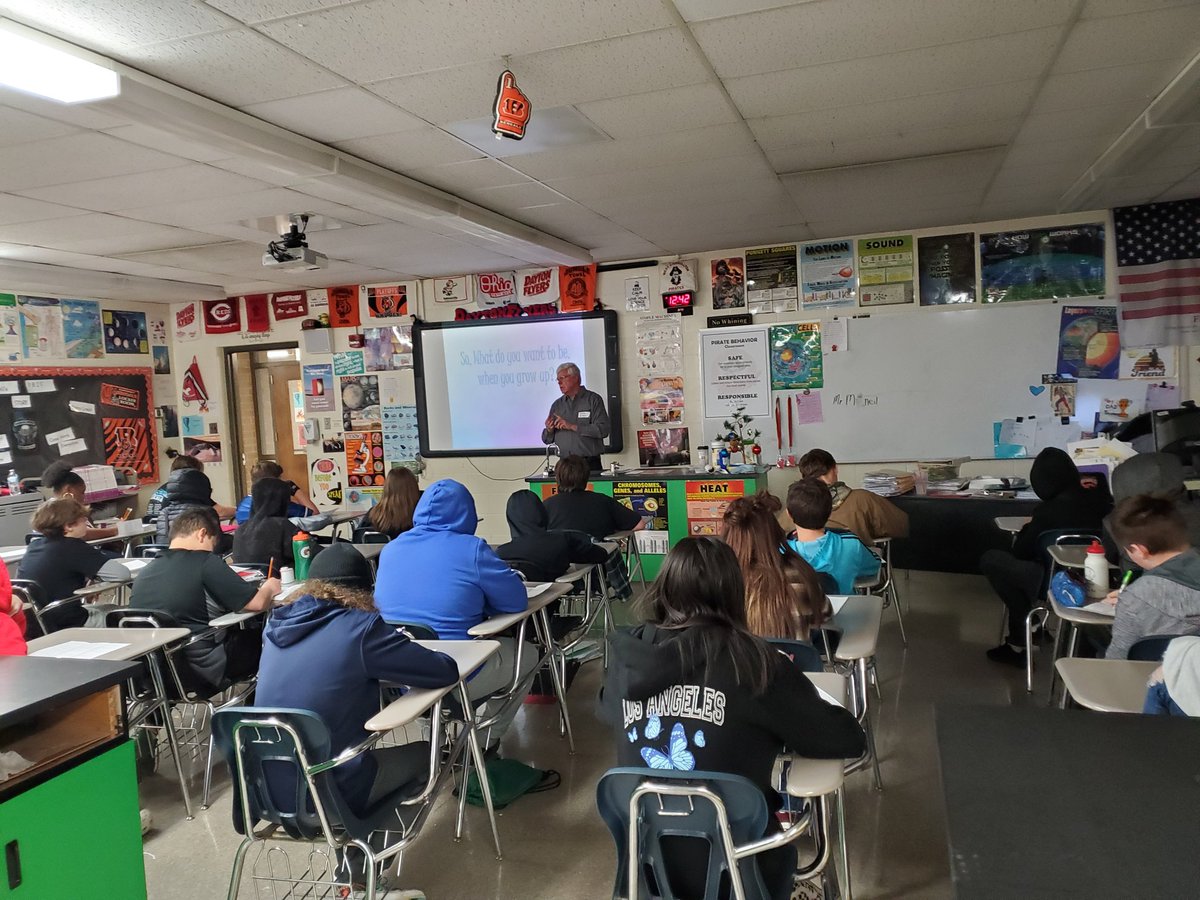 wcsciteach's tweet photo. Career day at #WCMS. DAD came to talk to the students about Engineering. Science runs in the FAMILY. https://t.co/3jQSWAOcJi