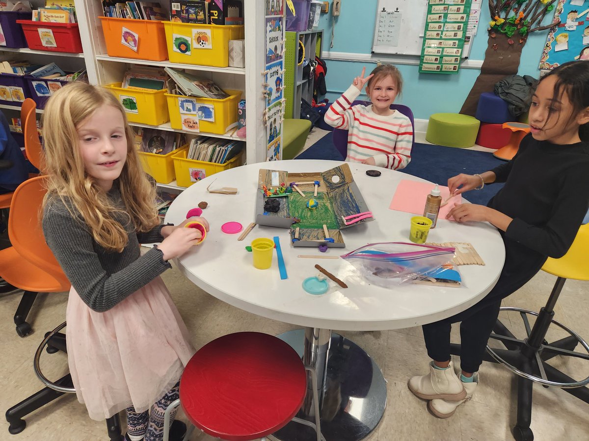 Jfteach27's tweet photo. Mrs. Fiorentino/ Lopes' class hard at work creating their 3D suburban communities #mineolaproud @Ms_Carbain @Hampton_Street https://t.co/yqiTQv0CSU