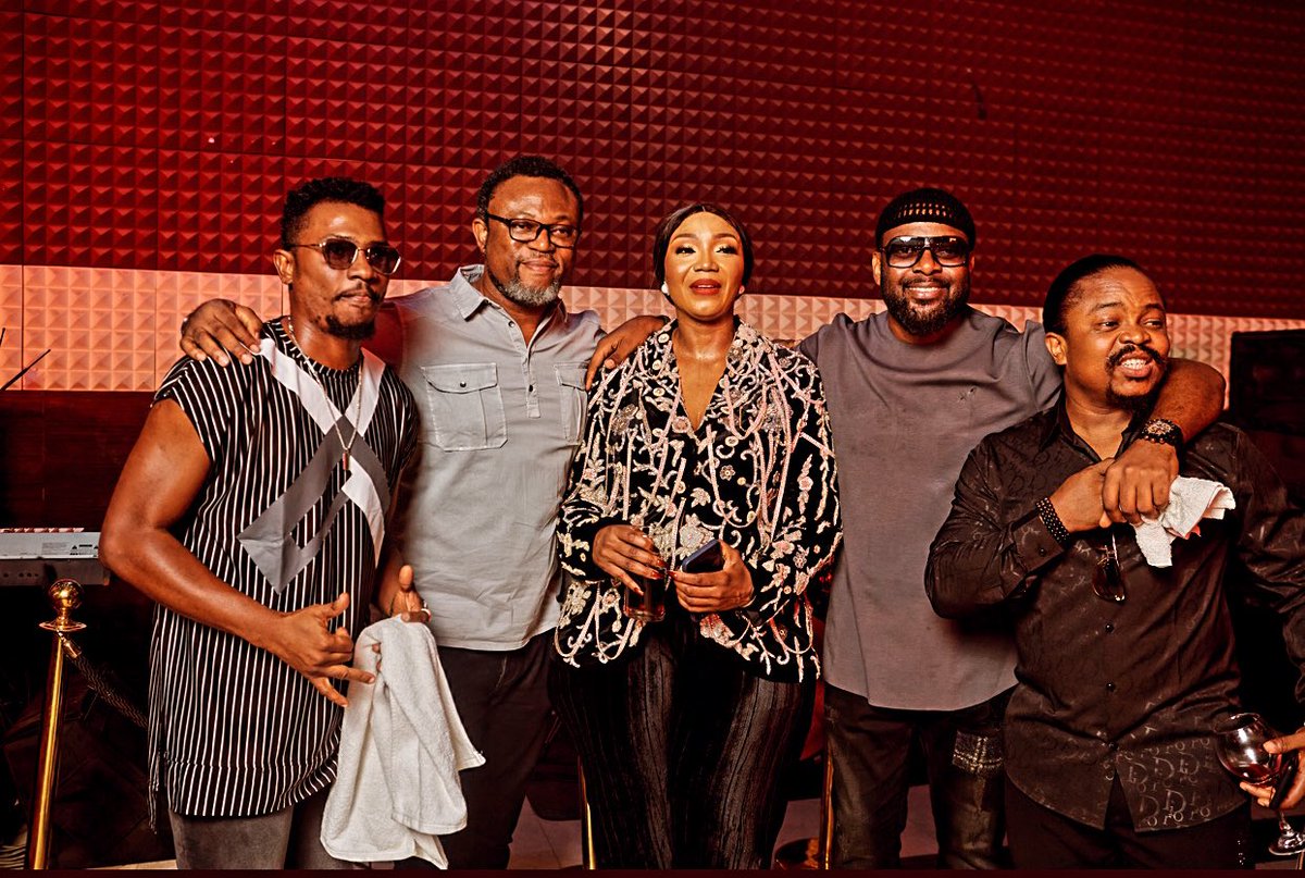 Brodafelyx's tweet photo. Zeal Styl Plus x Bros Efe Omorogbe x Roletta Rose x Shifi Omoefe x Felix Shyne. #AllSoMe the EP Release Party https://t.co/Mg4XY0x9Y1