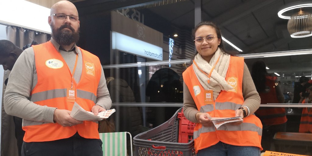 🥖 Les ISTOMiens soutiennent la Banque Alimentaire

Les ISTOMiens ont collecté des denrées alimentaires pour soutenir la 𝐁𝐚𝐧𝐪𝐮𝐞 𝐀𝐥𝐢𝐦𝐞𝐧𝐭𝐚𝐢𝐫𝐞. L'objectif est d'aider les populations à se restaurer. 🍴

#istom #banquealimentaire