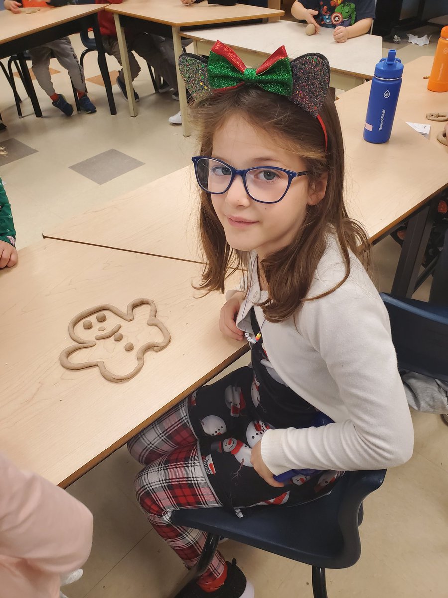 NancyFitz35's tweet photo. It was gingerbread day in our grade one class today we completed a science experiment, used our 5 senses to investigate gingerbread and made gingerbread play doh. What fun we had! @HTE_K4 @RMitchell_HTE @NLESDCA https://t.co/xSTxC4jzjW