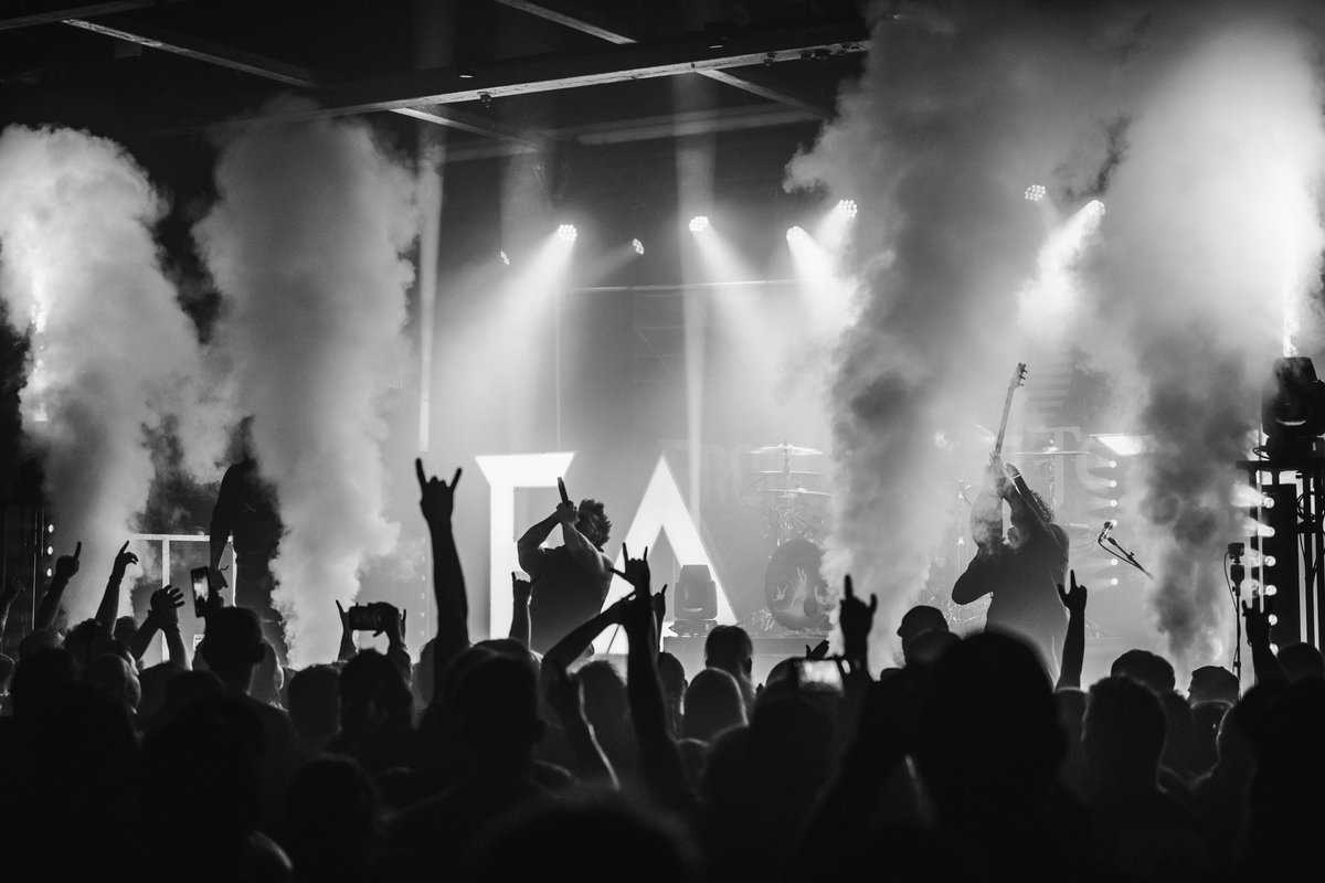 FromAshestoNew's tweet photo. ⚠️FREDERICKSBURG SOLD TF OUT!⚠️

Less than 25 tickets remain before our hometown show is sold out!

This has been the best headliner we have ever done and we are so THANKFUL for the most dedicated fanbase there is! 🙇🏻‍♂️

Let’s end the #untilwebreaktour with a BANG! 🎆 https://t.co/ZubQzm7KNb