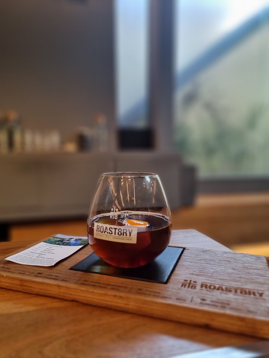 todayiworkfrom's tweet photo. Koffegroni — Roast8ry (Chiang Mai)

Mindblown. The coffee notes blend in beautifully with the rest. It's Happy Friday in a stunning cup.

Gesha slow cool filter coffee / London Dry Gin / coffee infused Red Vermouth and Campari

⭐️⭐️⭐️⭐️⭐️ https://t.co/eCwx3WqdWQ