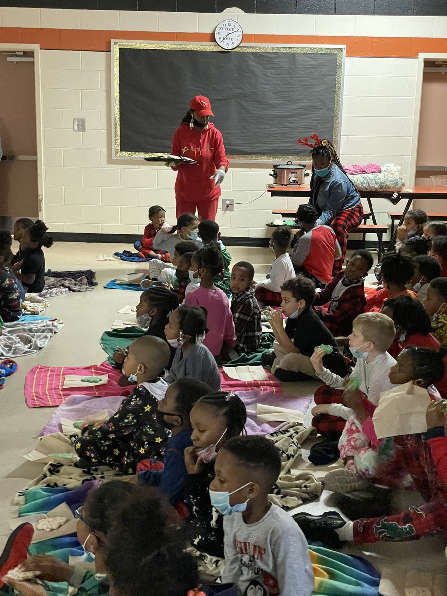 RexrodeMLST's tweet image. Now this is our kind of pajama party. PJs, cozy blankets, cocoa, and cookies