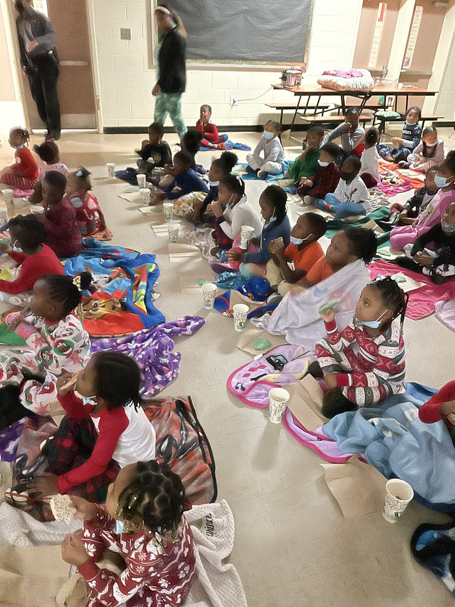 RexrodeMLST's tweet image. Now this is our kind of pajama party. PJs, cozy blankets, cocoa, and cookies