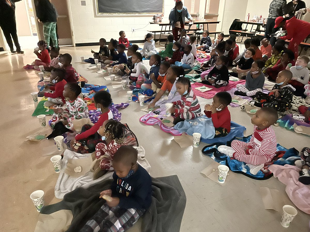 RexrodeMLST's tweet image. Now this is our kind of pajama party. PJs, cozy blankets, cocoa, and cookies