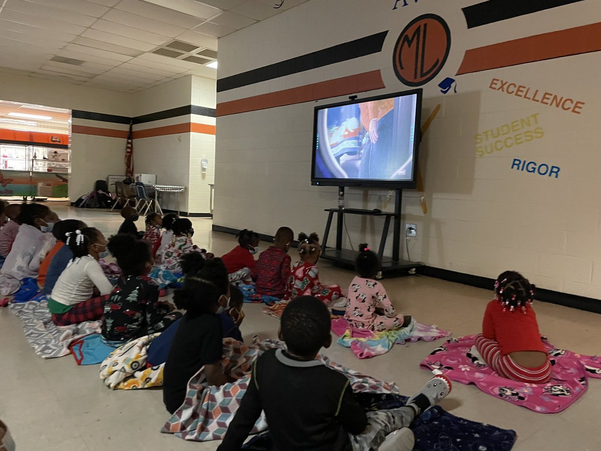 RexrodeMLST's tweet image. Now this is our kind of pajama party. PJs, cozy blankets, cocoa, and cookies