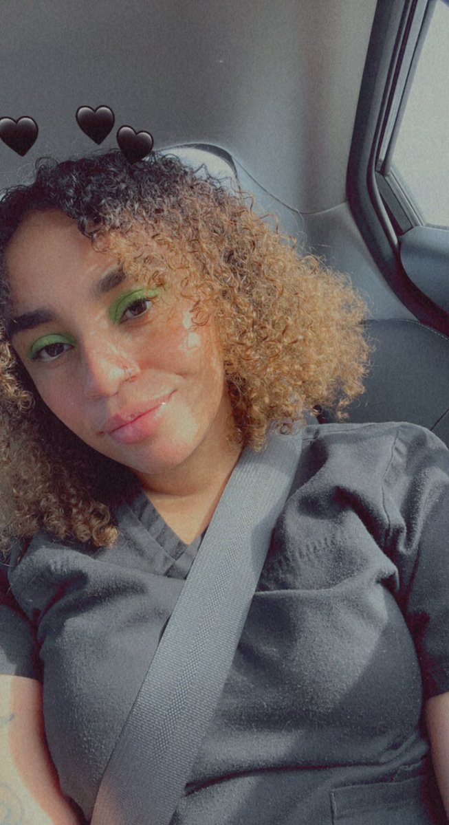 mallinyah's tweet photo. I never post pictures of myself on twitter…so enjoy https://t.co/zAGOJoyrRk