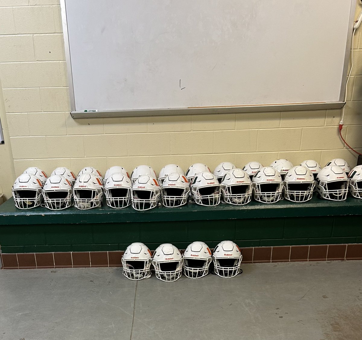 Coach_Patrick9's tweet photo. Not only closing out the calendar year, school year, but itโs really the end of the year when youโre preparing helmets for reconditioning. #NXTSTEP Any high school coaches making/made the switch to the axiom? Would love your thoughts on them https://t.co/d1NyS3tnQW