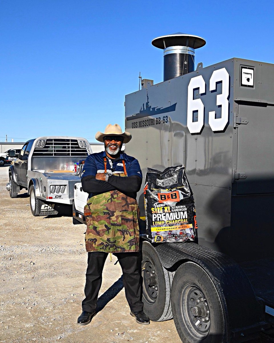 Cooking with that good fuel <a href="/bbcharcoal/">B&B Charcoal</a>  #bbq #bbqfamily @mmbbqco <a href="/CMTruckBeds/">CM Truck Beds</a>