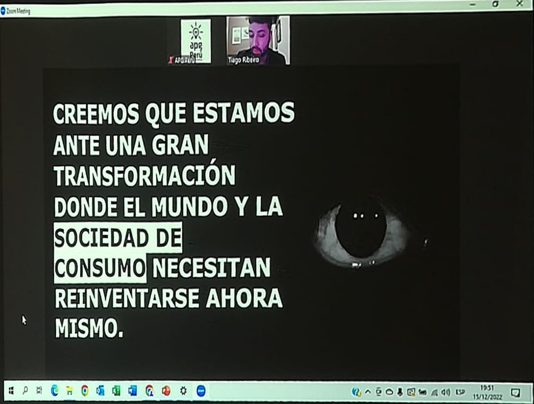 consumer_truth's tweet photo. "Estamos ante una gran transformación donde la sociedad de consumo necesita reinventarse ahora mismo" @tito_ribeiro 🇧🇷 fundador del #RenaissanceProject hablando sobre un nuevo renacimiento para el mundo
En #CafeDePlanners ☕️ de @APGPeru
#GoPlanning #Planning #GoInsights #Insights https://t.co/wNqfDQU683