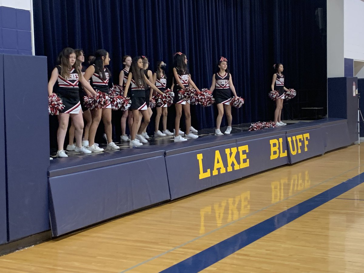 Congrats 7th Grade Bball on their 1st place win!!! What a fun game to cheer for. #nwspiritsquad <a href="/nwhuskies/">Northwood Middle School</a> <a href="/AliviaCohen112/">Alivia Cohen</a>