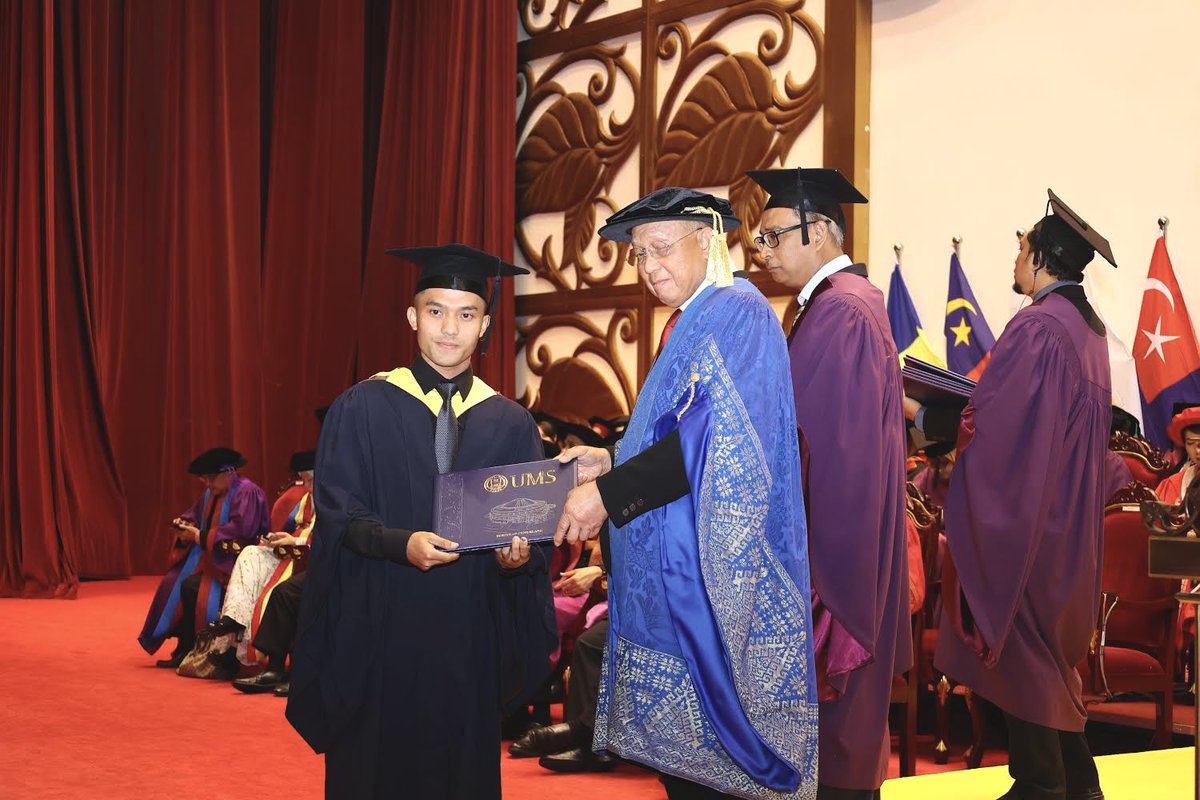 M_Dannishh's tweet photo. Bachelor Degree in Livestock Production #UMS#FPL#Sandakan#KotaKinabalu#UniversitiMalaysiaSabah @UMS_EcoCampus @UMSGags @UMStwt https://t.co/nPaVUWaYaD