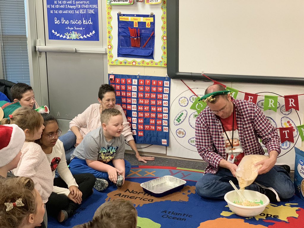 heatherharmon7's tweet photo. Thanks for the invite to join morning meeting and make Grinch Rice Krispie treats, @PalmersMonsters! My students loved every minute! #eessoars https://t.co/GSkLyZmkQI