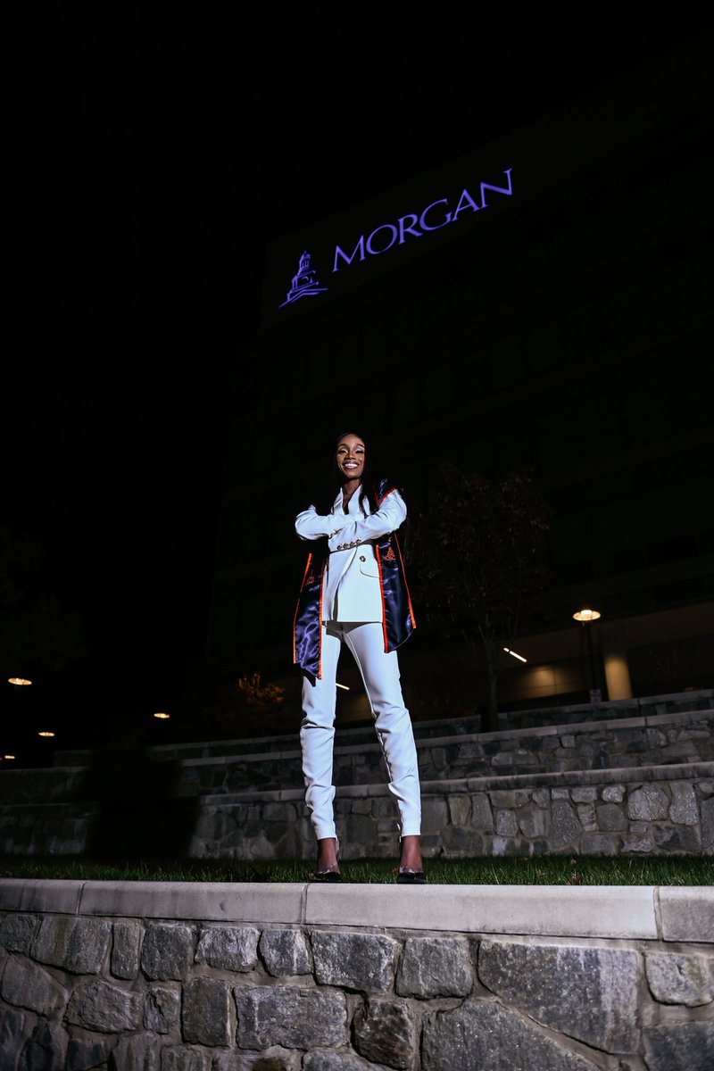 JoJo912_'s tweet photo. 24 hrs till I wrap it up… 🧡💙Farewell Morgan🐻🏁 #BSWloading 🎓 https://t.co/gI8L7EKlI5