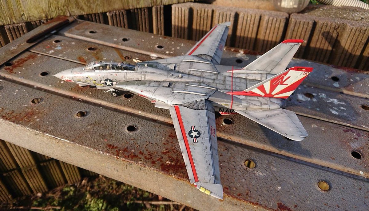 はるさー 72lab S Tweet お前ら戦闘機の最初の推し誰だよ 小学3年の時に初めて作った飛行機プラモがf 14 トムキャット 戦闘機のことなど何も知らずに単純に形がカッコイイと思った 写真は大人になってから作ったものです Trendsmap