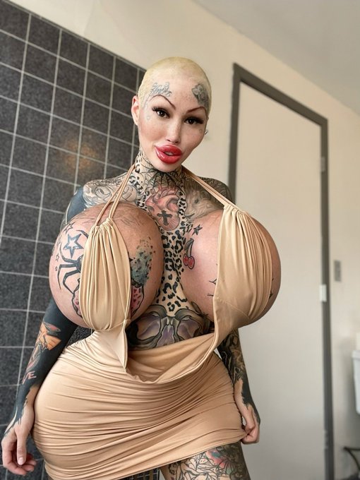 Whats your favourite hairstyle on me? 👀 https://t.co/9atlsW88Hj