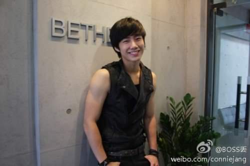 chocopuppy_109's tweet photo. 110922 ๋ฒ ๋ฐ์ค๋ค ํค์ด์ต ๋ธ๋ก๊ทธ์์ ๊ฑด์ดโฃ๏ธ
์ํผํ ๋ฏธ์๋ ํ๋ ํ๋โบ๏ธ๐
#์์ฐํ #SonWooHyeon #Xenos5 #Ghun https://t.co/vLQUxfgtbi