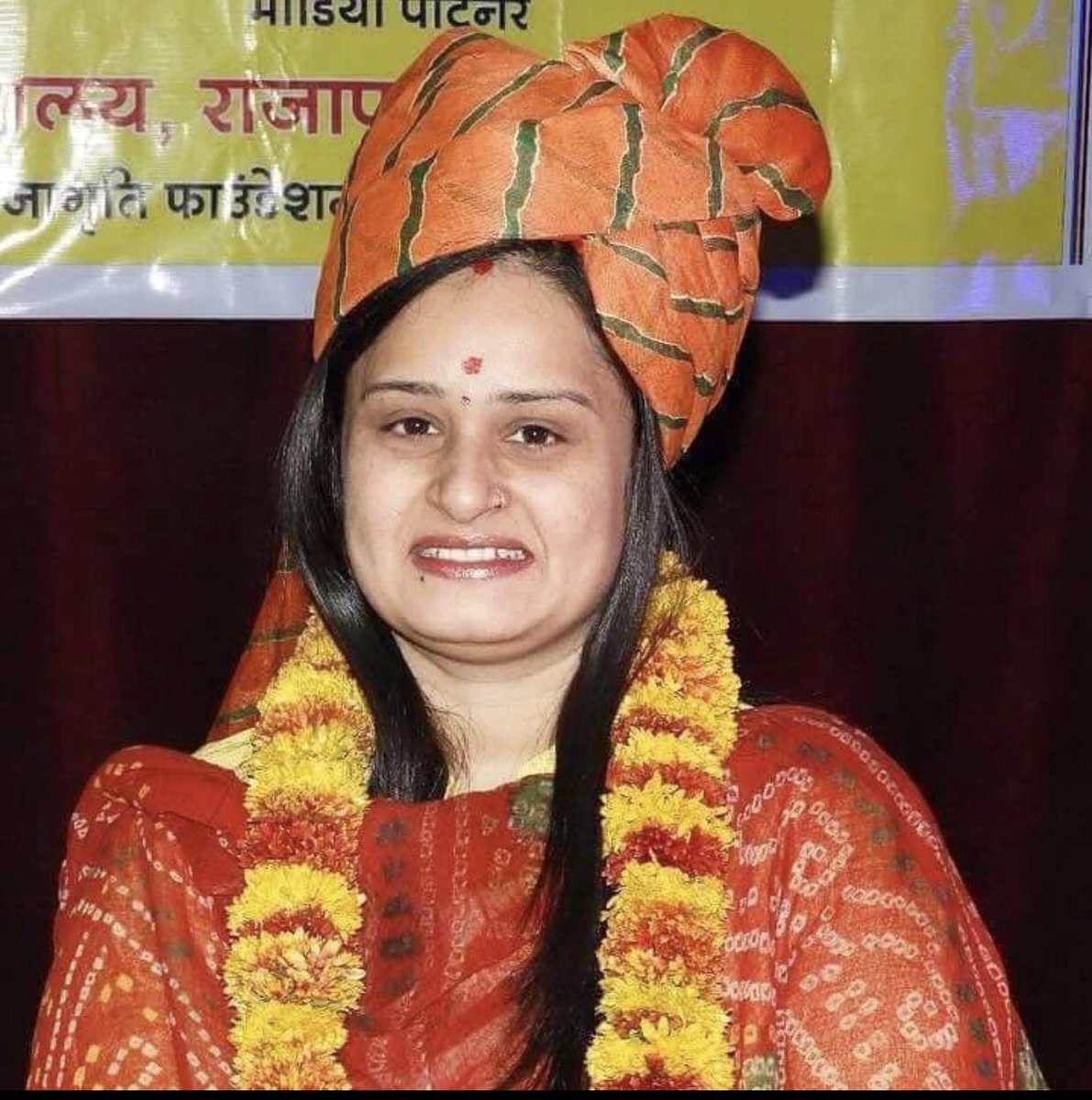 leader_jain's tweet photo. समाजसेवी एवं शराबबंदी आंदोलन की राष्ट्रीय अध्यक्ष, कुशल वक्ता,नशा मुक्ति अभियान अध्यक्ष,सामाजिक कार्यकर्ता बड़ी बहन श्रीमती पूनम अंकुर छाबड़ा को जन्मदिन की बहुत-बहुत शुभकामनाए॥🙏🇮🇳
@narendramodi @poonamankur1
#happybirthday #enjoylife #godblessyou #mayulivelong #ladyleader https://t.co/4fCRAKWu9W
