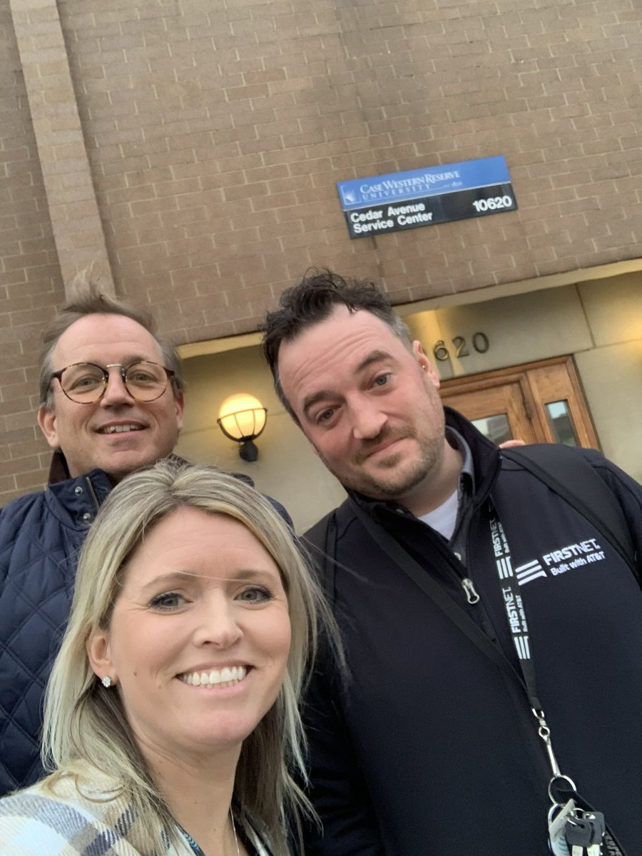 slazette's tweet photo. Thank you Matt Miller from Simplifi for your support in the field visiting customers today along with FirstNet! I appreciate you both! #ATT #Firstnet https://t.co/izXHTwRegs
