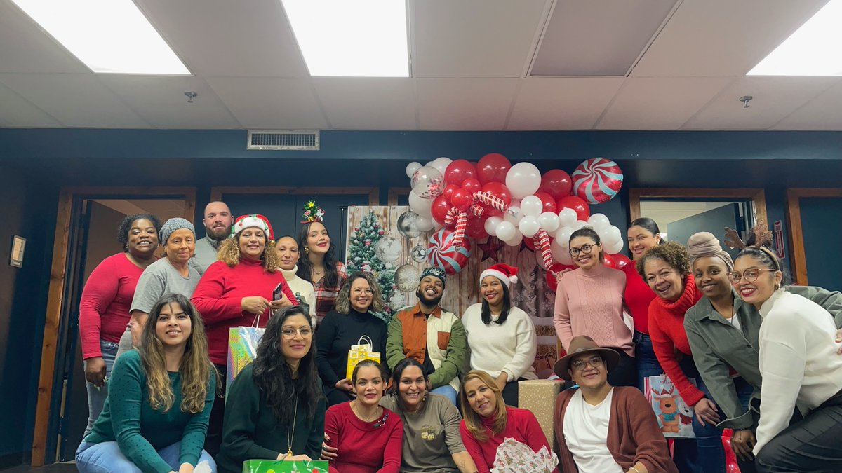 JacquelineGP (@jacquelinepegue) on Twitter photo Cuando la unidad en una centro de trabajo es la clave del éxito del mismo, hoy fue un día extraordinario compartimos un momento súper agradable. Por esto nosotras decimos “Somos el Centro” Feliz Navidad 🎄🎁 🎉🎉🎄🎉🎄🎉🎄 <a href="/dwdcdevelopmen2/">DWDevelopmentCenter</a> <a href="/DWDCnyc/">DWDC</a> <a href="/rositamromero/">Rosita M. Romero</a> Cuando la unidad en una centro de trabajo es la clave del éxito del mismo, hoy fue un día extraordinario compartimos un momento súper agradable. Por esto nosotras decimos “Somos el Centro” Feliz Navidad 🎄🎁 🎉🎉🎄🎉🎄🎉🎄 <a href="/dwdcdevelopmen2/">DWDevelopmentCenter</a> <a href="/DWDCnyc/">DWDC</a> <a href="/rositamromero/">Rosita M. Romero</a>