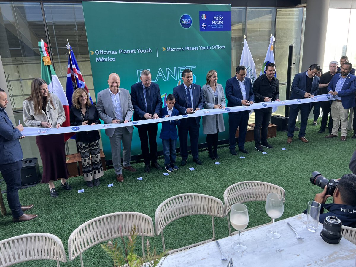 IcelandInUS's tweet photo. Congratulations to #PlanetYouth on the opening of Mexico’s Planet Youth Offices, the first @icelandicmodel office outside of Iceland 🇲🇽🌍. A true pleasure to participate in the opening ceremony 👏 @PlanetYouthGTO https://t.co/1JC2oOTmDG