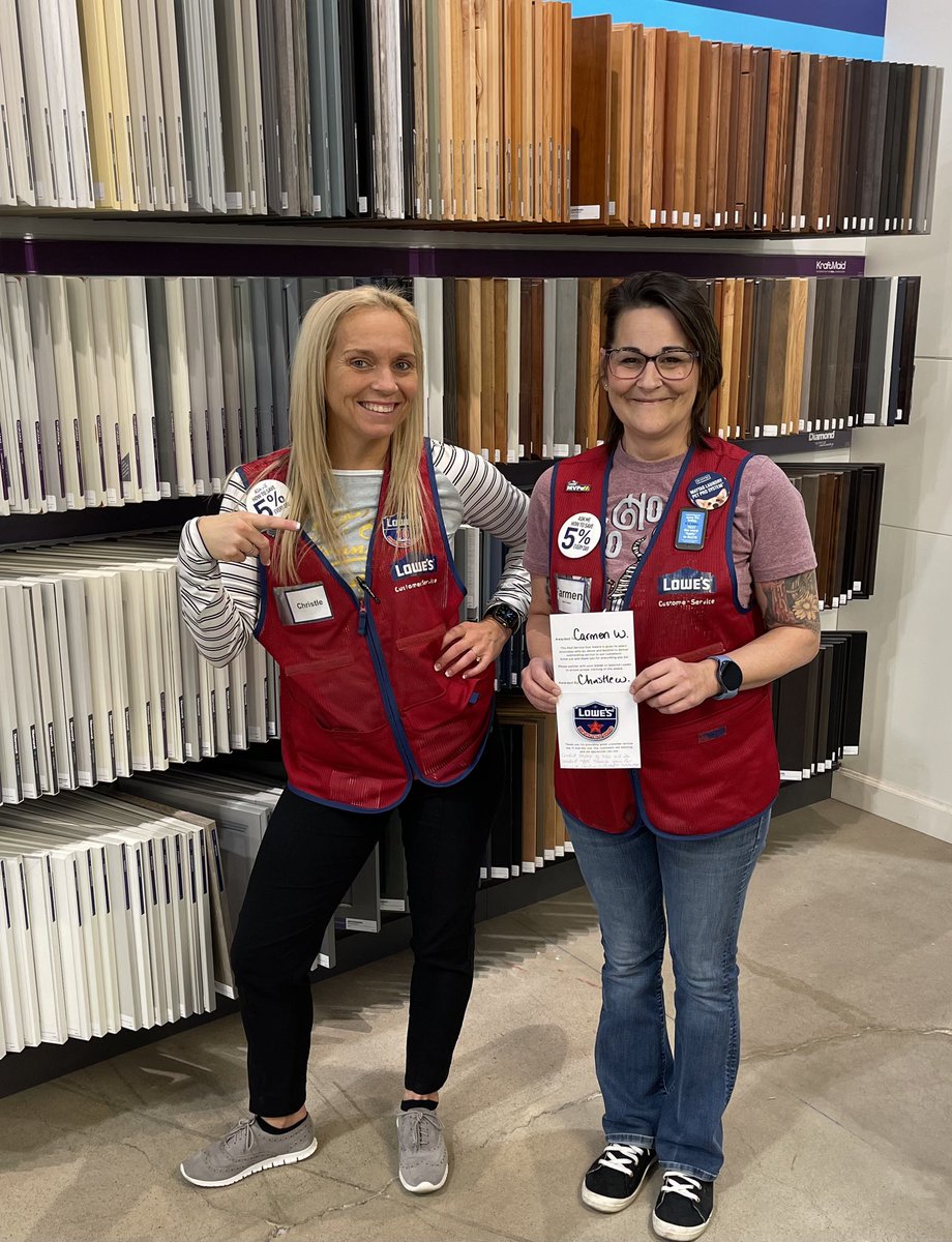 ChristleWalker's tweet photo. Favorite part of my job ❤️#LeadershipMatters #peoplematter #lowes #lovewhereyouwork #recognition https://t.co/seuptlZDE8