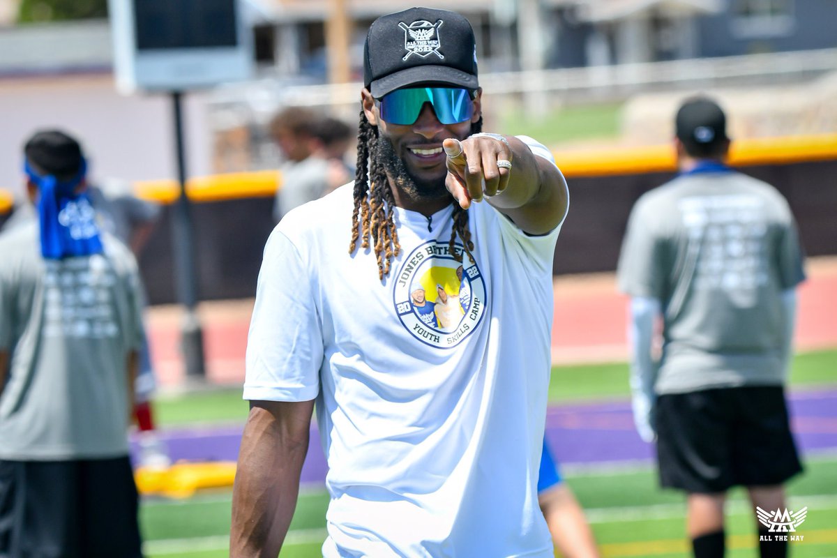 AAAllTheWayFdn's tweet photo. We want YOU to vote @showtyme_33 for #WPMOYChallenge!

Retweet this for a vote! The challenge winner earns $25k extra for their charity of choice!

@packers https://t.co/F3EA2EQMiT