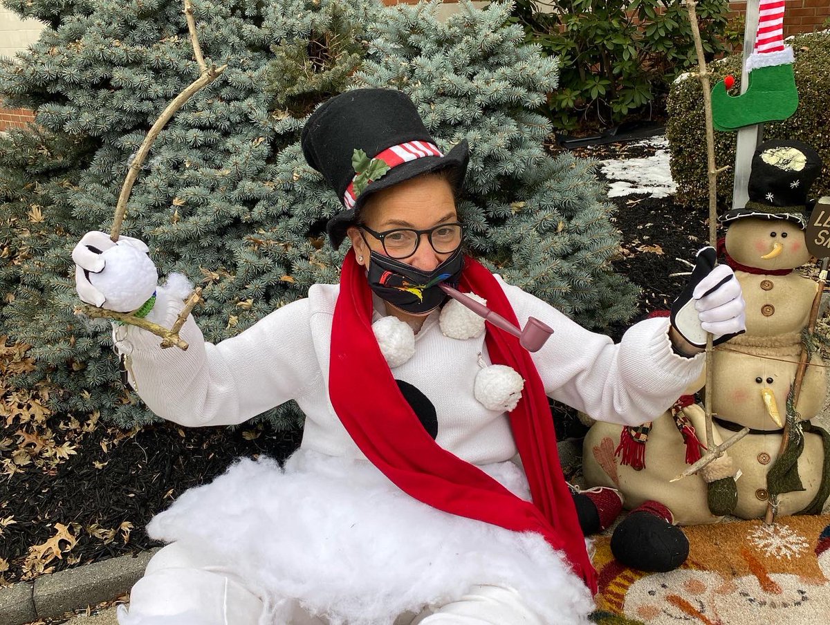 CherryLaneES's tweet photo. Look at all the snowman ☃️ today @CherryLaneES! We love 💗 Winter Spirit Week! #EveryMomentMatters #EveryStudentValued https://t.co/kUBedQVCDj