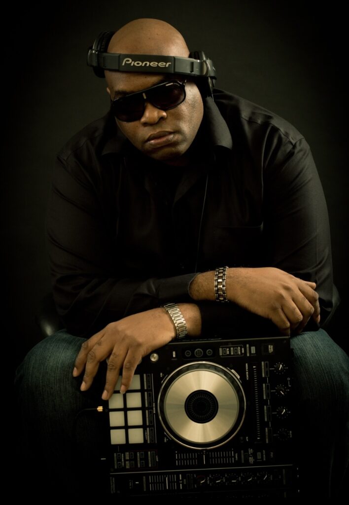 djzeeky's tweet image. Missing one of my DJ mentor&apos;s right now. RIP DJ TNT #djtnt #caymanislands #openformatdjs