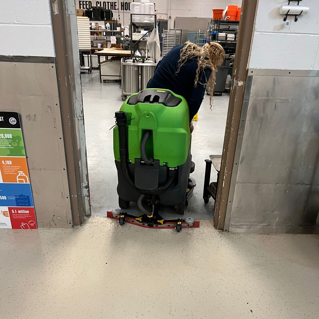 IPCEagle's tweet photo. SMALL SIZE. GREAT PRODUCTIVITY.

Learn more about our CT80 today!
https://t.co/AH2gLbK9Fw

#IPCEagle #IPCWorldWide #professionalcleaning #FloorCare https://t.co/wAKmitpybA