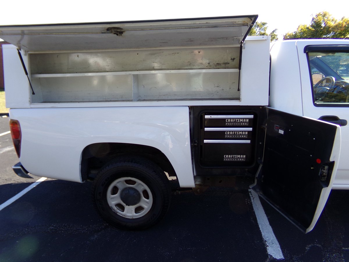 countyautostl's tweet photo. 2011 Chevy Colorado 4x2 pick-up truck with 94K miles. It has a 5 cylinder engine with a contractor commercial topper. Great work truck! $12,999 #mechanicstruck #servicetruck #worktruck #commercialtruck #fleettruck #commercialtopper https://t.co/o86XS7qRHt