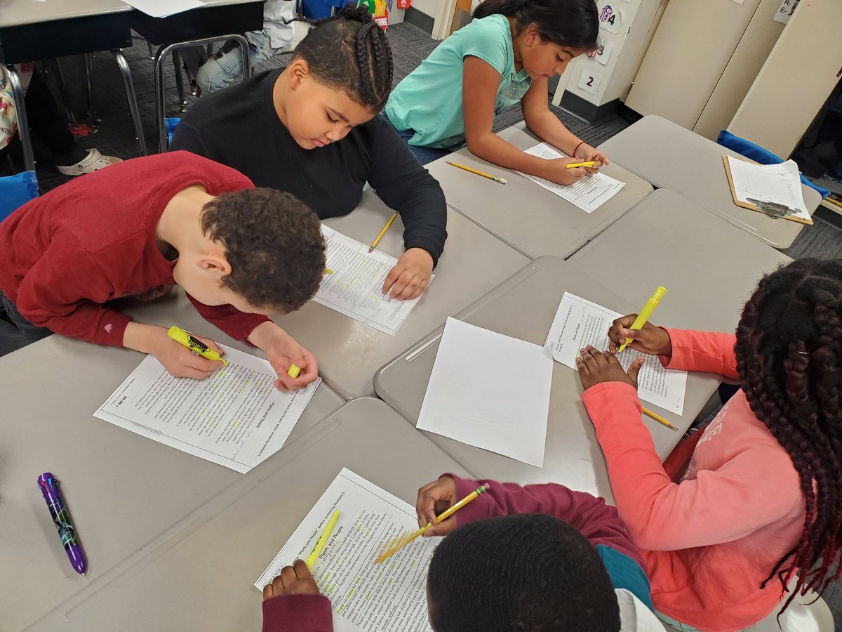 Yesterday, I took part in a Pathway Course on Chunking Reading.
I left feeling motivated &amp; pumped. 

Today, friends took part in our 1st try at Chunking --> It. Was. AMAZING!! 
The amount of learning &amp; engagement was Of the Chain!
#WarrenWill #RocketPower 🚀