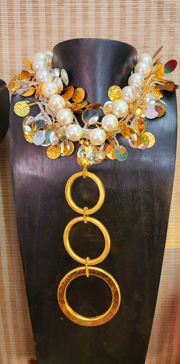 TirzhaVVAma's tweet photo. Algunas de las piezas del LIVE de hoy. HOLIDAY 22 Goldleaf Collection #NewYearsEdition ya disponible. Piezas para Despedida de año q reviven cualquier outfit viejo!!🤣😅🤣
Whatsapp 787 549 0394 for orders https://t.co/BAJW2k6oUr