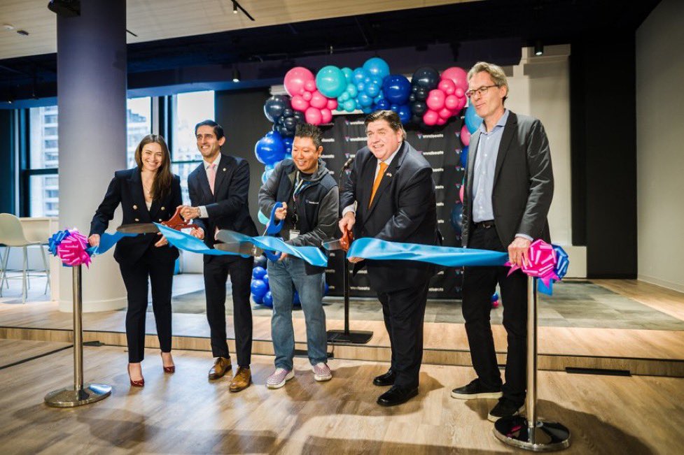chicagosamir's tweet photo. Congrats to my friend Stan & the @VividSeats team on opening their new HQ here in the #Chicago Loop! Theyβre a born and bred Chicago tech success storyβ¦600+ strong and on @Nasdaq. Was a pleasure cutting the ribbon with @GovPritzker @mfassnacht56 @Croke4Illinois https://t.co/sNlUVAJC4H