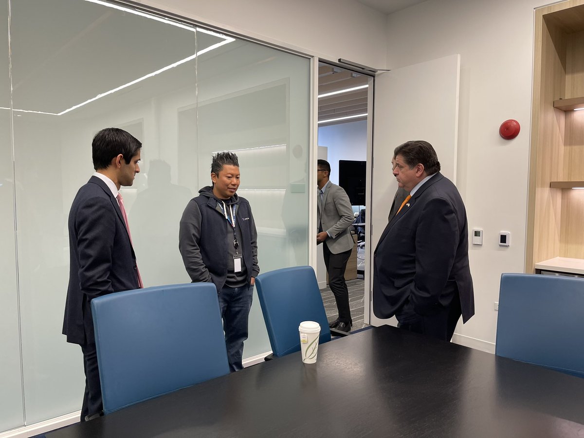 chicagosamir's tweet photo. Congrats to my friend Stan & the @VividSeats team on opening their new HQ here in the #Chicago Loop! Theyβre a born and bred Chicago tech success storyβ¦600+ strong and on @Nasdaq. Was a pleasure cutting the ribbon with @GovPritzker @mfassnacht56 @Croke4Illinois https://t.co/sNlUVAJC4H