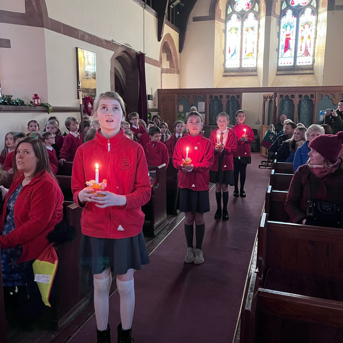 CrowtonPrimary's tweet photo. A fabulous, frosty Christingle service this afternoon at Crowton Christ Church. Thank you to all who came to join us. 🕯🎄 https://t.co/c7yMlF7HG7