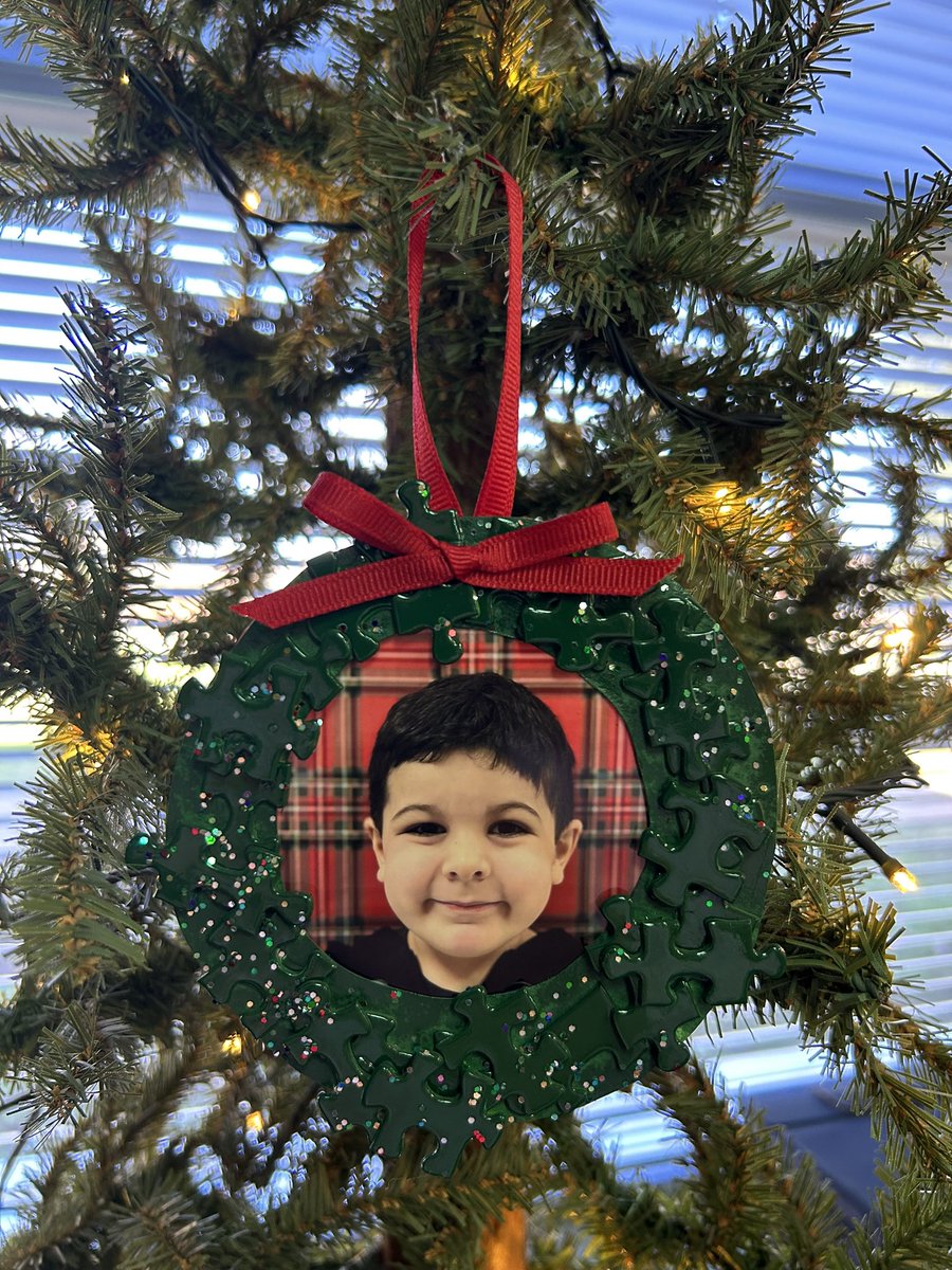 mrsklwarren's tweet photo. Ornaments are ready to go home!🎄 #celebratekisd @HLEMustangs https://t.co/wPzmABrmvk
