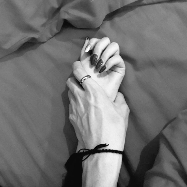 sott_t91's tweet photo. os Larry omegaverse 🔞

donde H'arry y L'ouis son amigos desde la infancia, salen de joda juntos mientras que en plena fiesta al rizado se le adelanta el celo. ¿El castaño estará dispuesto a complacerlo? https://t.co/VeGCtRRtzz