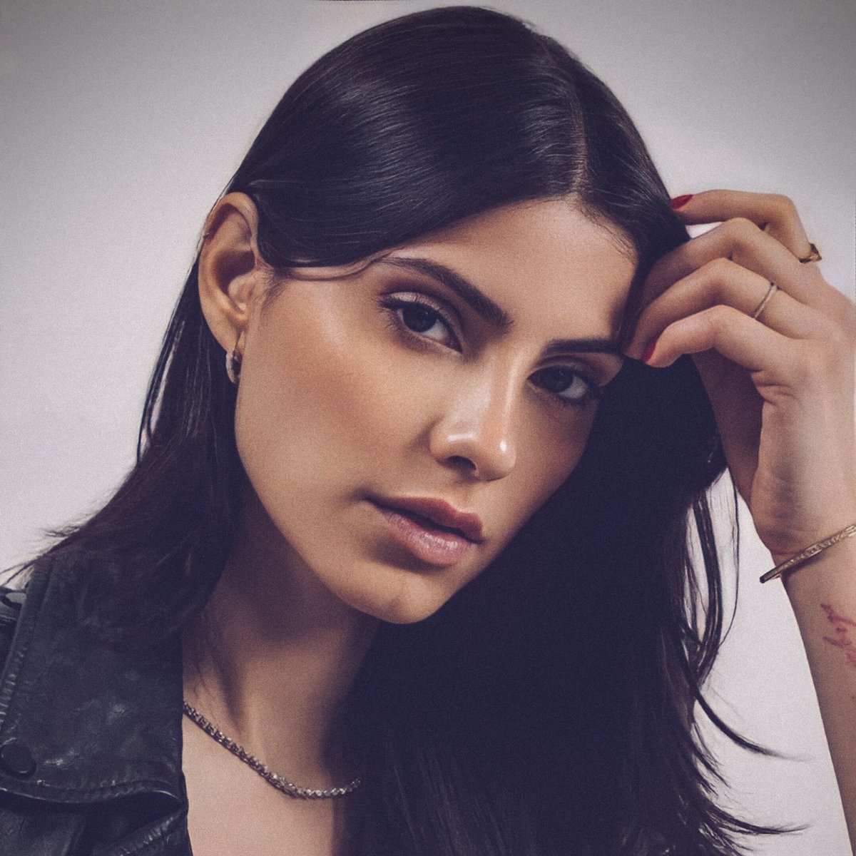 juliantina_de's tweet photo. #NuevaFotoDePerfil https://t.co/p5YldLZkEF