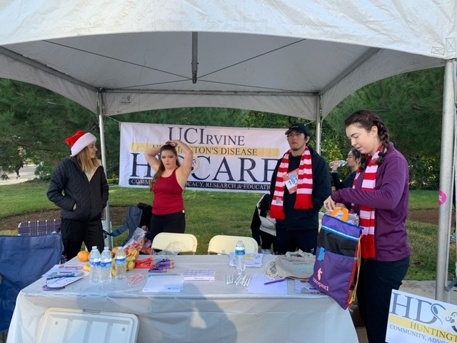 HDCare3's tweet photo. Best way to celebrate the holidays and raise awareness for Huntington's disease! #RunForAClaus #huntingtondisease #runforaclaus5k https://t.co/rNUMnPGT90