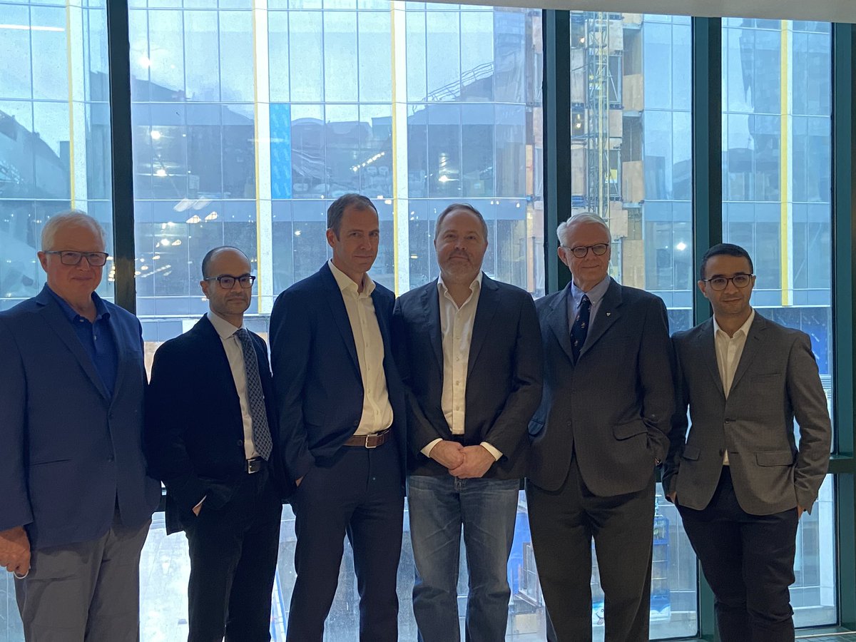 The 6 neurosurgeons <a href="/SickKidsNews/">The Hospital for Sick Children (SickKids)</a> <a href="/UofTNeuroSurge/">University of Toronto Neurosurgery</a> - nearly six years after joining this incredible group and this is our first photo together.