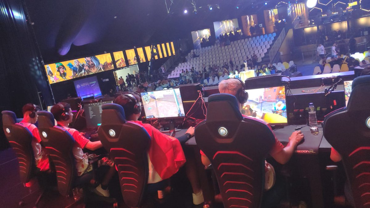 Sayledd's tweet photo. GG's #TeamPolonia, nos quedamos en 4tos de final 😪
🇵🇪 Top 8 Mundial en la RBCC https://t.co/XpdD7QGgTG