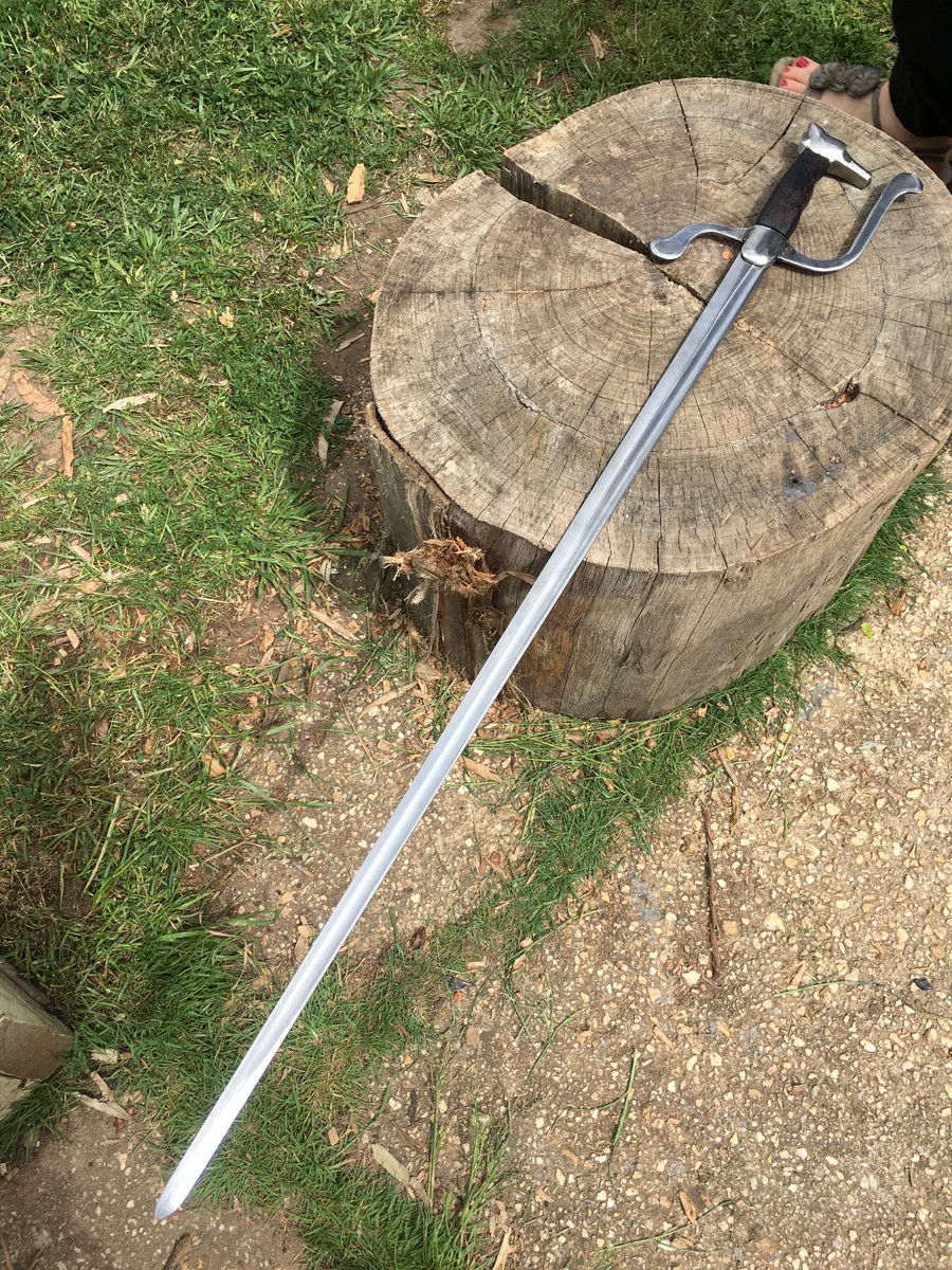 Moldvay INC on Twitter "Wakefield hilt backsword I made for a Sydney