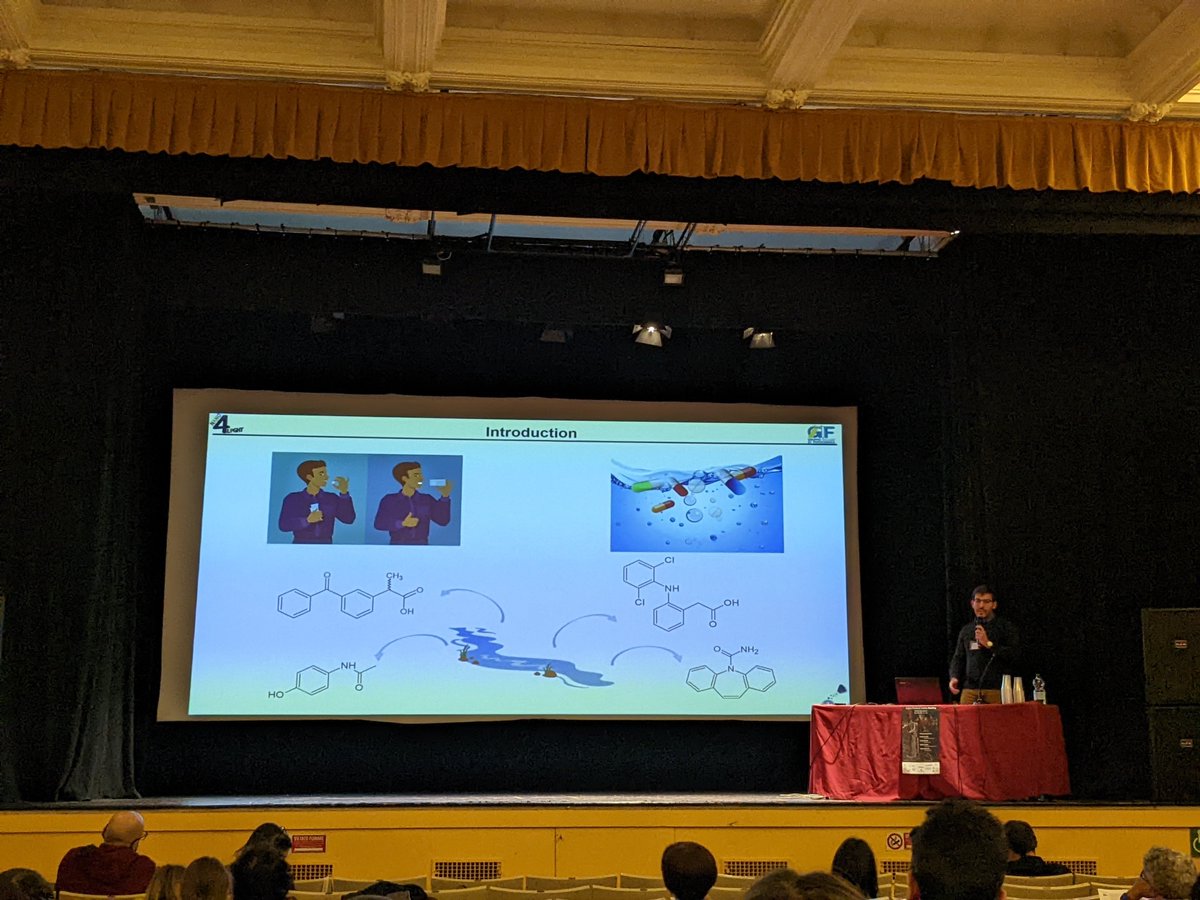 nano4light's tweet photo. First day at the Italian Photochemistry Meeting 22 in Ferrara💡 Well done @amalia_malinaG and @RobertoDAmato92 👏🎊 https://t.co/tkRutYUdd5