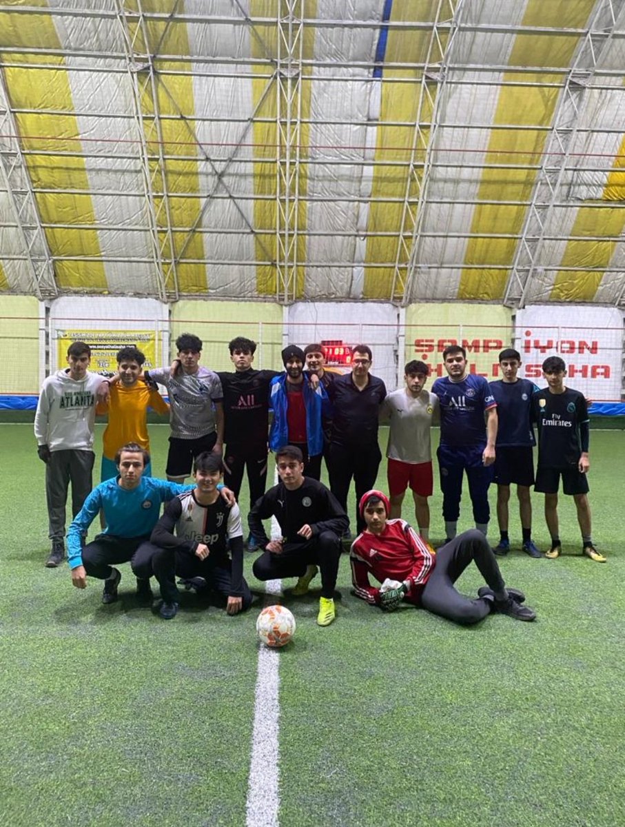 "Kardeşimle Aynı Sahada Omuz Omuza" projemiz kapsamında Genç Önder Sivas  ile halısaha maçında bir araya geldik. Tabi ki yine dostluk kazandı. Misafirimiz  <a href="/OnderGenclik/">ÖNDER GENÇLİK</a>   davetimize icabetleri için teşekkür ederiz.