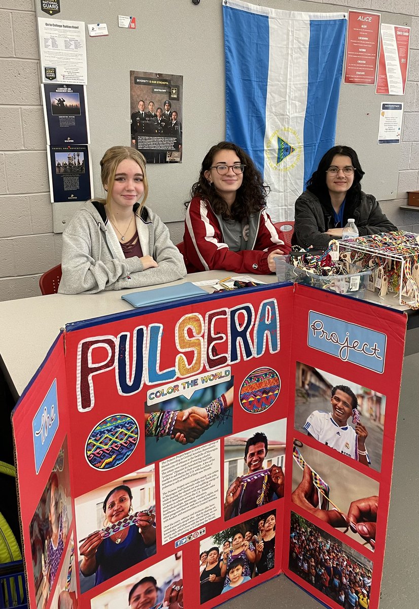SoudyLanguages's tweet photo. Friday, December 16 is the final day of the #PulseraProject sale. 

Bracelets $7
Bags $15

Don’t miss the chance to buy a beautiful, unique piece and help the artisans of Nicaragua and Guatemala. https://t.co/O0HewbKG7w