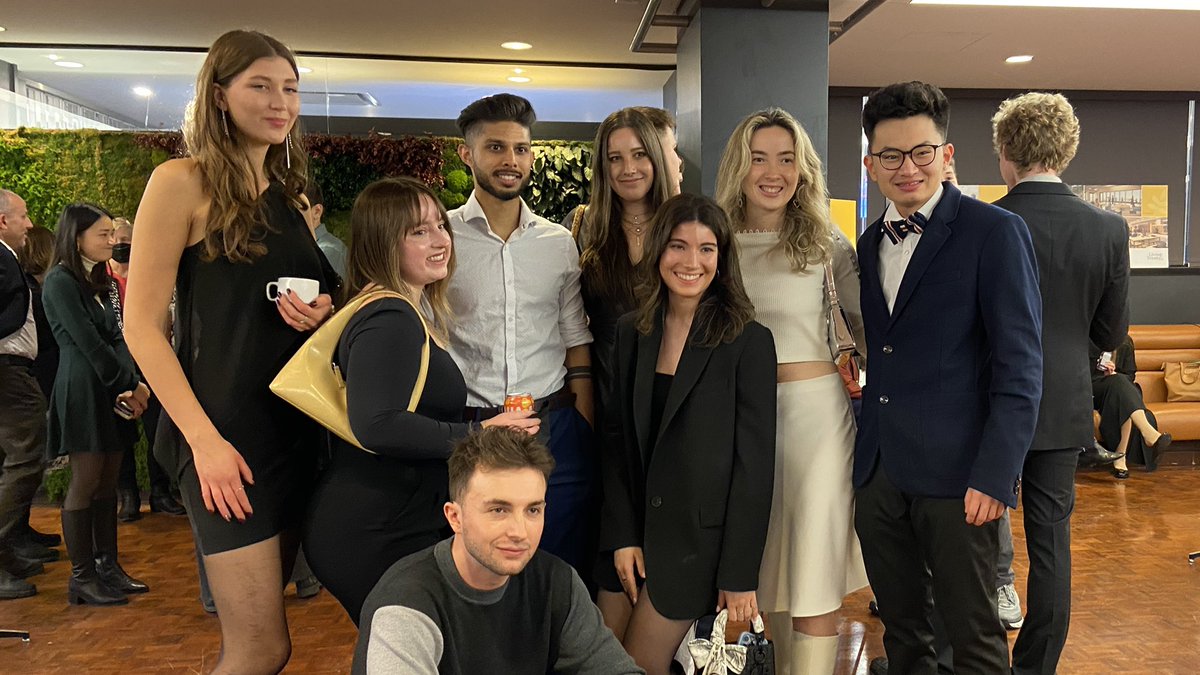 Trinity_College's tweet photo. โ๏ธ No rain, sleet or snow will stop our wonderful #TrinityGrad20 & #TrinityGrad21 from coming back to campus to celebrate their special graduation! Weโll be cheering you on as you cross the stage at #UofT Convocation Hall at 6 pm - congrats ๐ https://t.co/G5K2jzkVJI