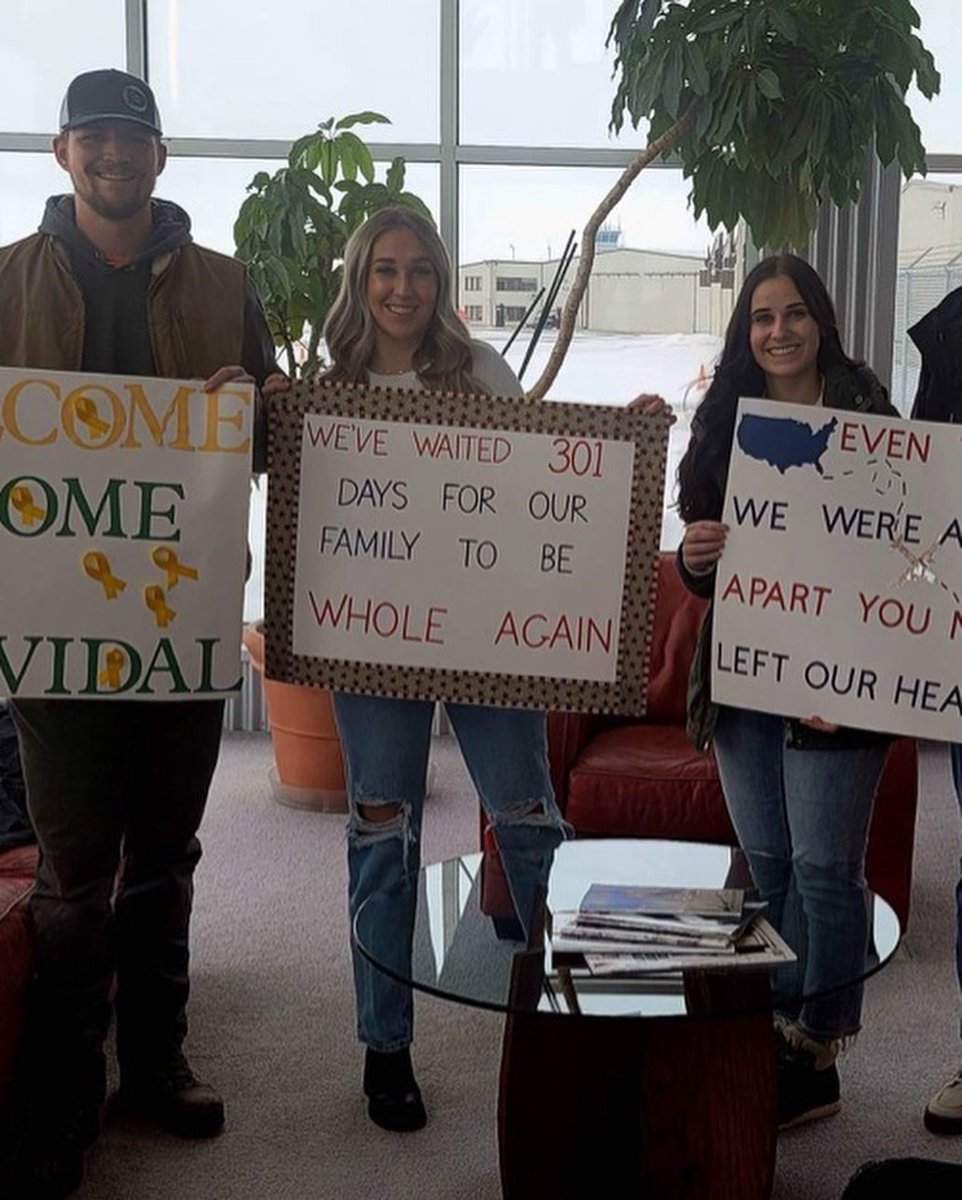 BonnevilleCSO's tweet photo. Excited to have Dep. D. Vidal back from an almost year long deployment with the ID Nat’l Guard. He returned home to a new daughter, and a big family welcome. Thanks to Dep. Vidal for your service to our country and to Bonneville County! #bcsoTeam #bcsoFamily #IDAHONATIONALGUARD https://t.co/wgKK1CiPmW
