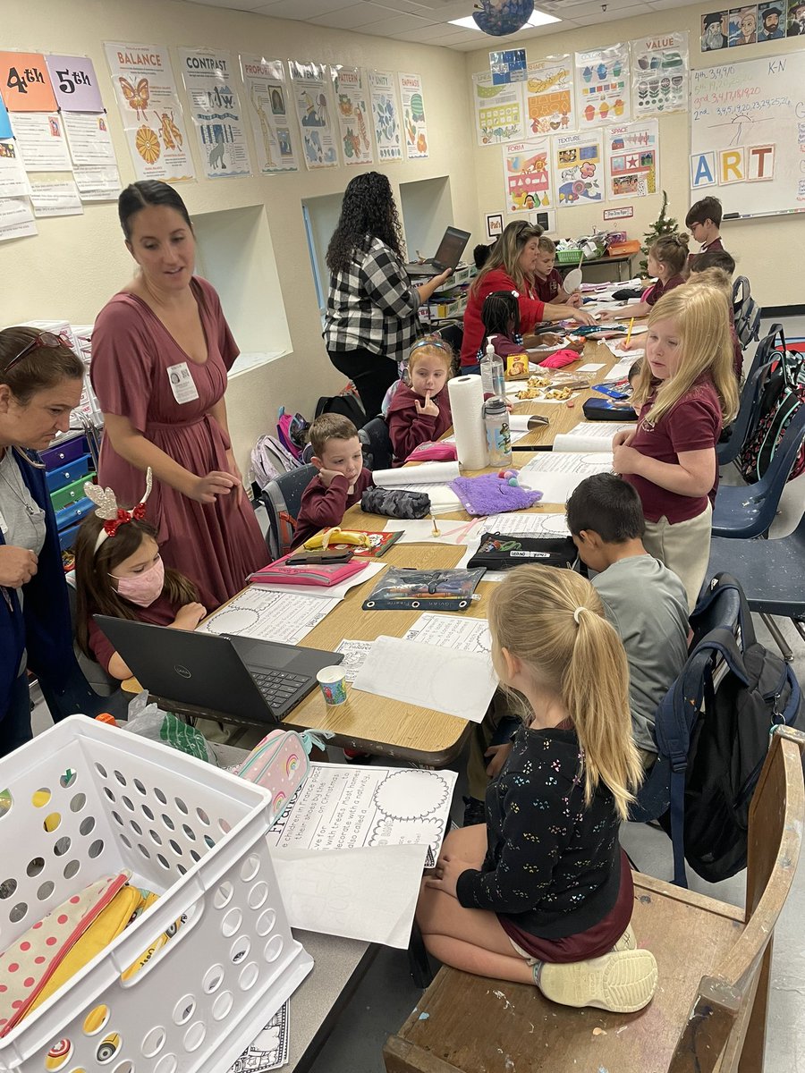 We had such a great time celebrating Holidays around the world 🎄🕎 #ivyhawn